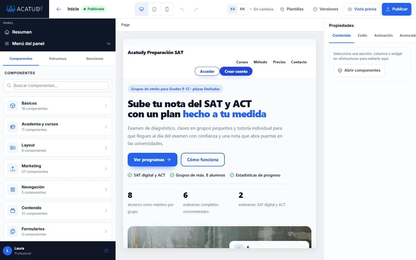 Editor web con el panel de componentes y la portada de una academia de preparación del SAT